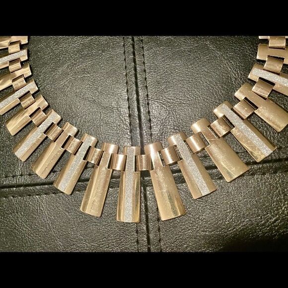 NWT Fashion Necklace & Earrings Set - Picture 2 of 4